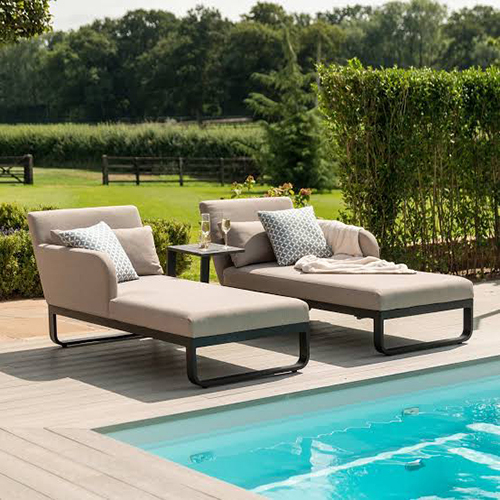 Pool Lounger - Color: Black