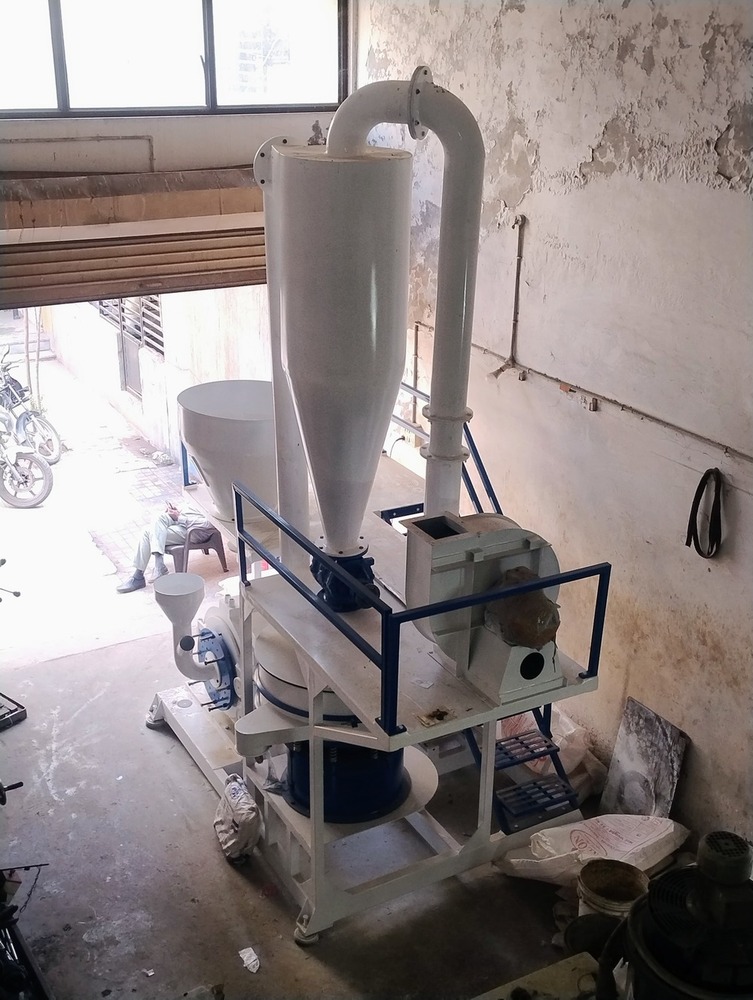 Uhmw Plastic Pulverizer Machine - Color: Blue & Ivory