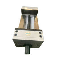 Machine Vice (with Dovetail Guideways) Heavy Duty - Features: Unbreakable