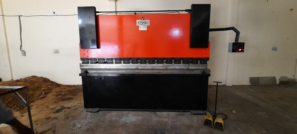 Hydraulic Press Brake For Automobile Industry - Color: White Green