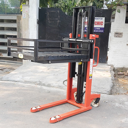 Heavy Duty Manual Stacker With Roller - Attributes: Easy To Operate