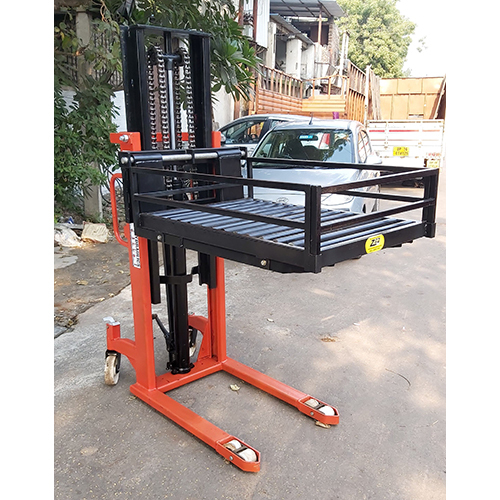 Heavy Duty Manual Stacker With Roller - Attributes: Easy To Operate