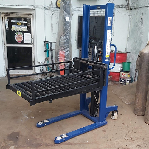 Manual Stacker With Roller - Attributes: Easy To Operate