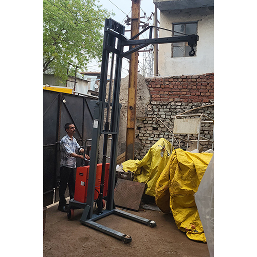 Crane Boom Hook Type Semi Electric Stacker - Attributes: Easy To Operate