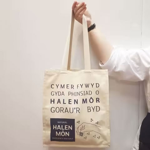 Wholesale Customized Plain White Cotton Canvas Reusable Shopping Bags with Letter Pattern Display Custom Logo