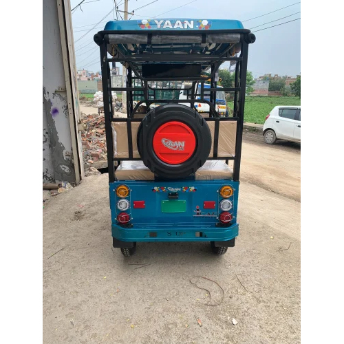 Sky Blue Yaan Ms Dlx Battery Operated Rickshaw - Battery Capacity: 120 Ampere-hour (Ah)