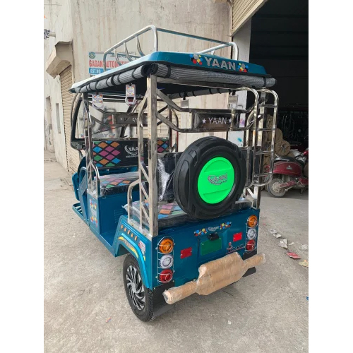 Sky Blue Yaan SS DLX Battery Operated Rickshaw