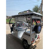 White Yaan Superfine SS Battery Operated Rickshaw