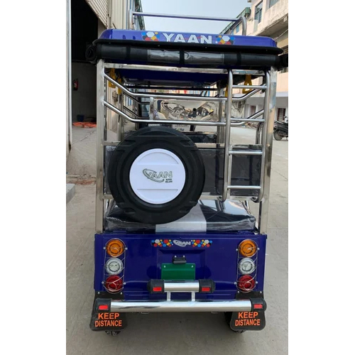 Blue Yaan SS DLX Battery Operated Rickshaw