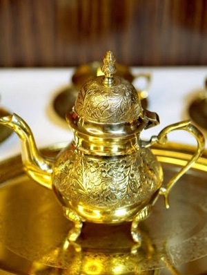 Brass Tea Pot - Shape: Round / Traditional