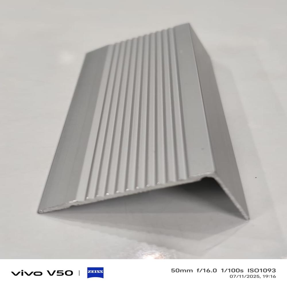 Aluminium Stair Nose Size 45mm X 25mm X 3.000 Meter -plain - Natural Anodized Silver Finish And Black Powder Coated - Features: Good Quality