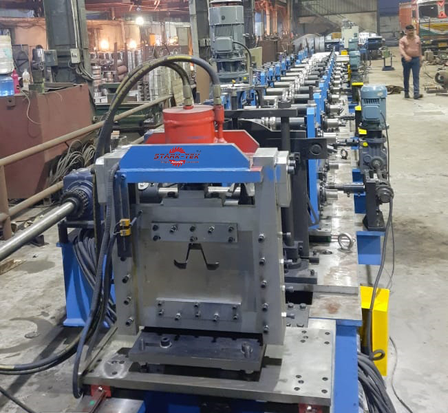 Hat Roll Forming Machine / Roll Forming Equipment For Solar Stands