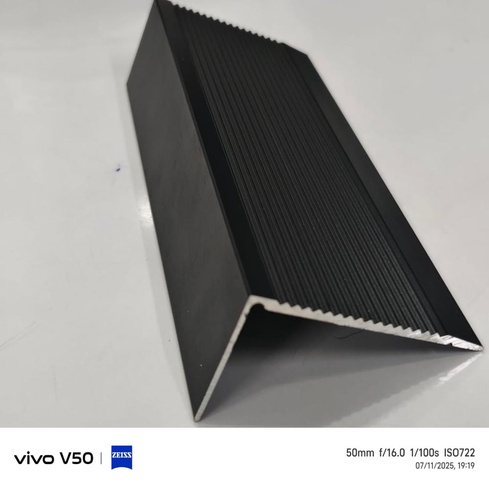 Aluminium Stair Nose Size 60mm x 30mm x 3.000 Meter -PLAIN - Natural Anodized Silver Finish and Black Powder Coated