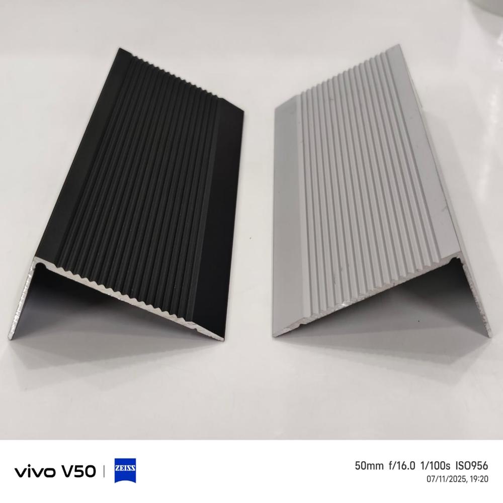Aluminium Stair Nose Size 60mm x 30mm x 3.000 Meter -PLAIN - Natural Anodized Silver Finish and Black Powder Coated