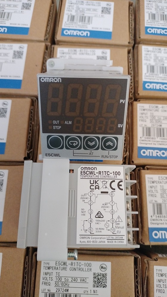 OMRON TEMPERATURE CONTROLLER, E5CWL-R1TC -100