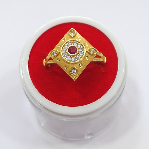 सोने की परतदार ऑस्ट्रियाई पत्थर की समायोज्य अंगूठी