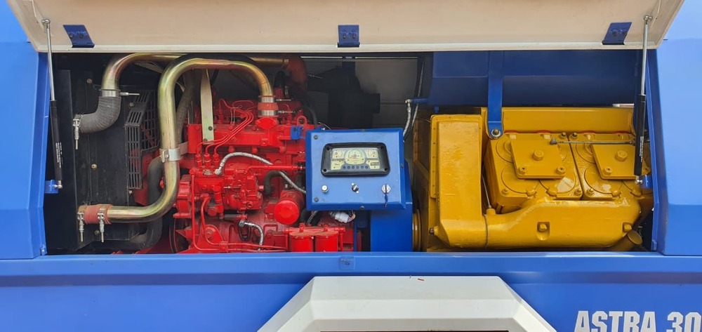 VT6 Air Compressor - Mild Steel Construction, 10 Bar Working Pressure | Automatic Operation, Versatile for Industrial Applications