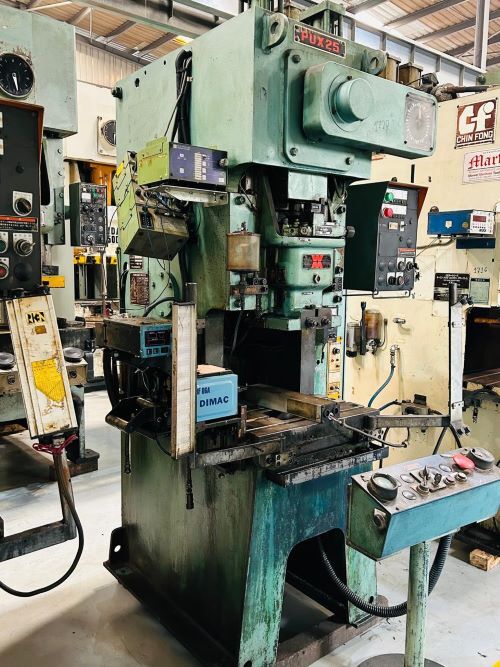 1720 WASINO C FRAME SINGLE CRANK PRESS