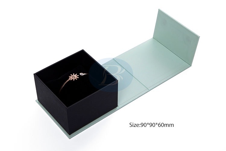 Magnetic jewelry rigid box