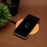 olive 15w round wireless bamboo charger