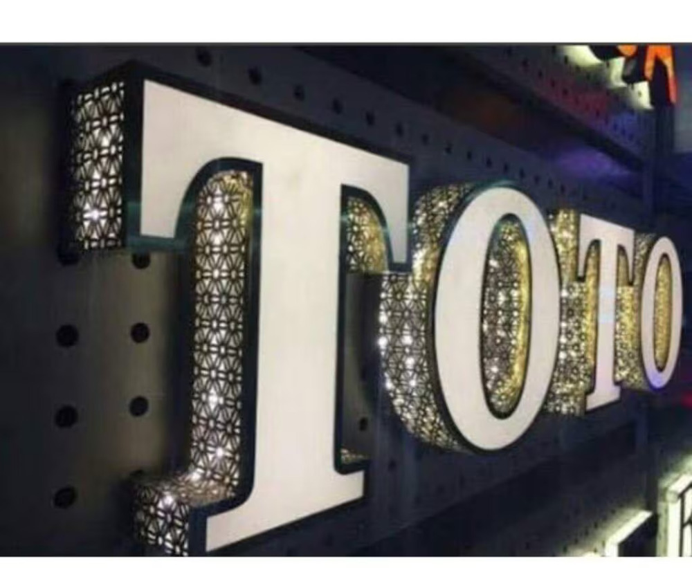 Acrylic Diamond Letter Board