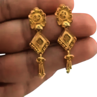 Ladies LC Gold Earring