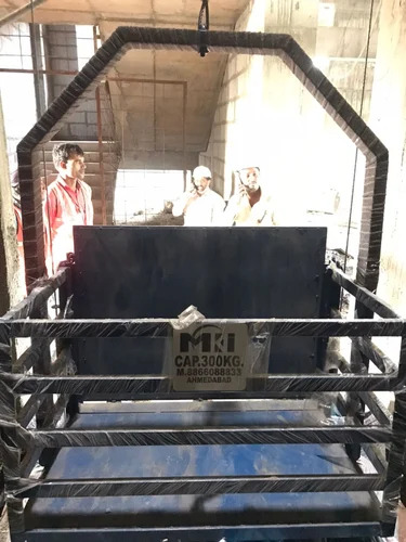 Cement Bags Lifting Machine - Capacity: 500 Kg
