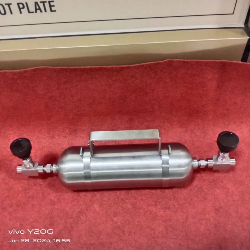 Petroleum Sample Bottle With Container - Capacity: Requirement Based Kg/day