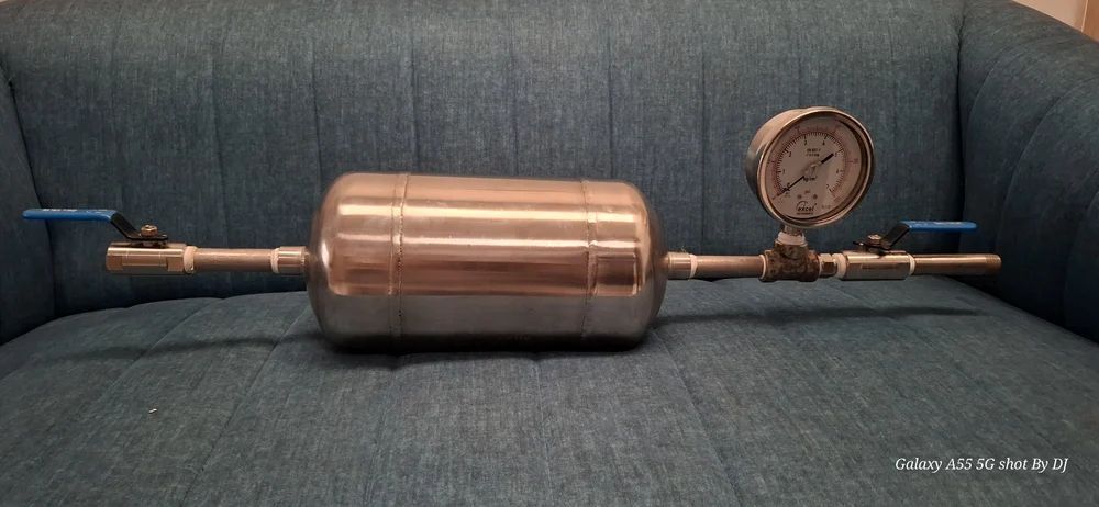 Petroleum Sample Bottle With Container - Capacity: Requirement Based Kg/day