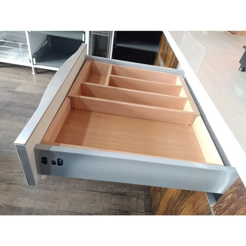 Wooden Cutlery Tray - Assembly: Carpenter Assembly
