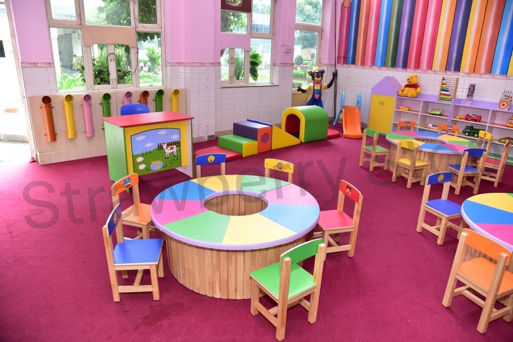 Nursery School Furniture - Age Group: 5-10 Year