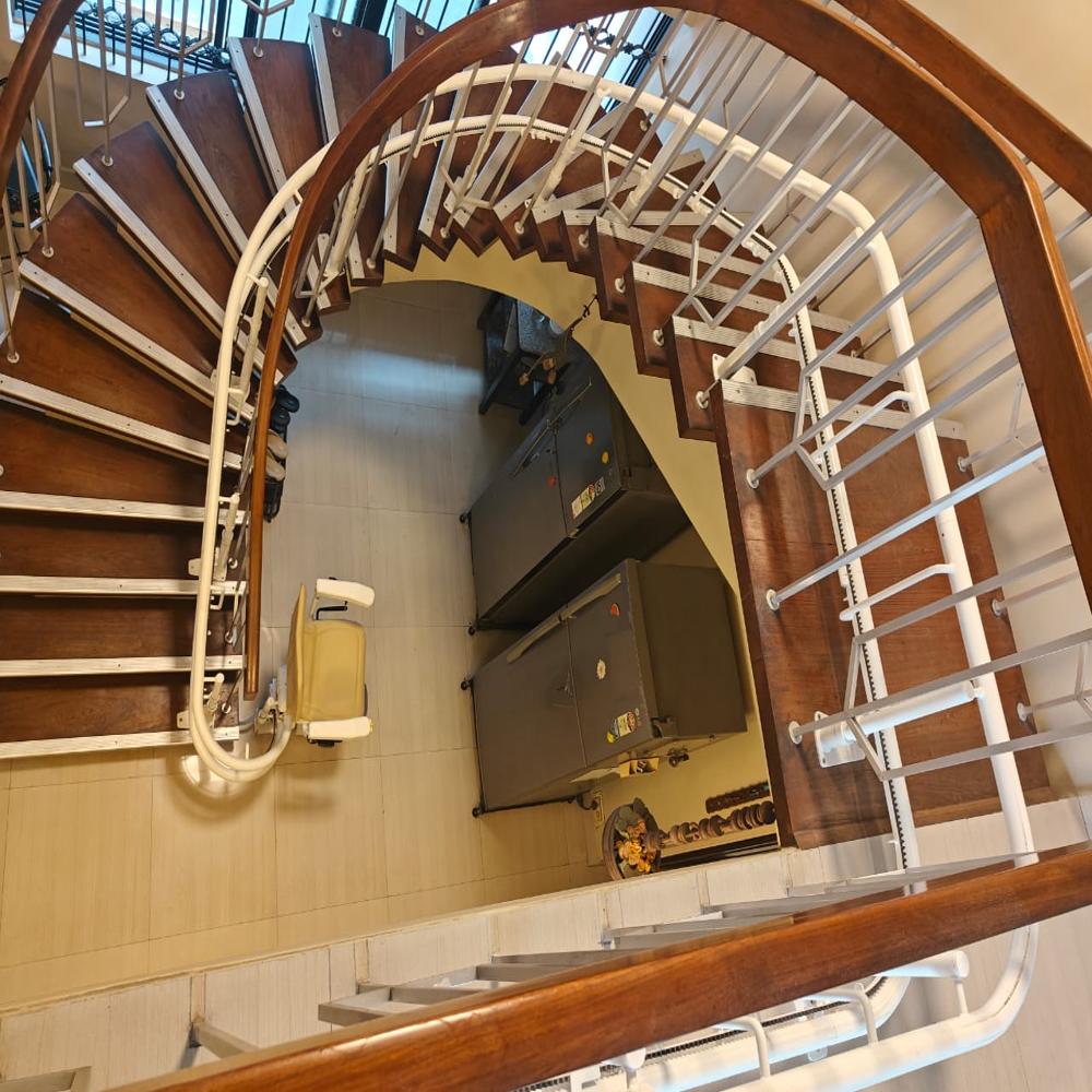 Infinity Curved Stairlift