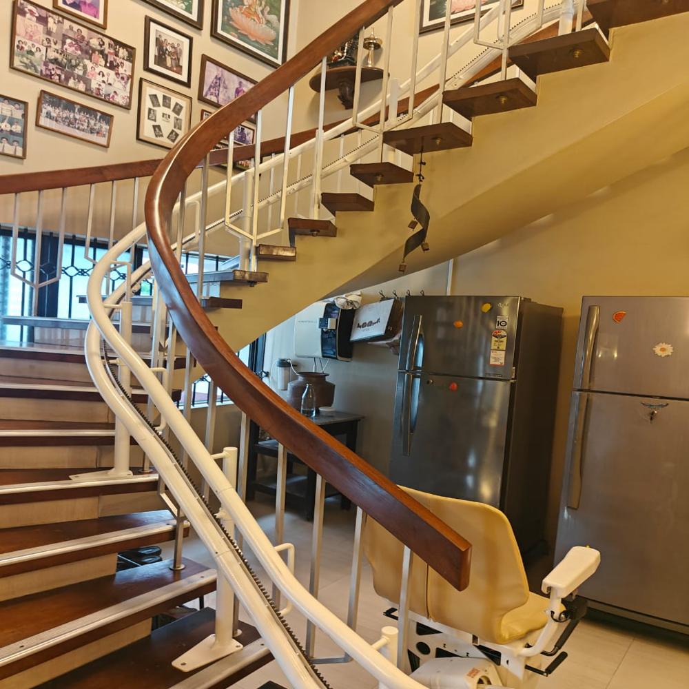 Infinity Curved Stairlift