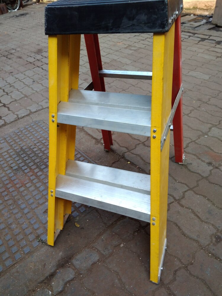 STOOL LADDER