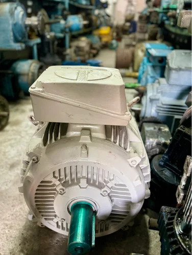 1000Rpm Siemens Used Electric Motor - Color: Cream