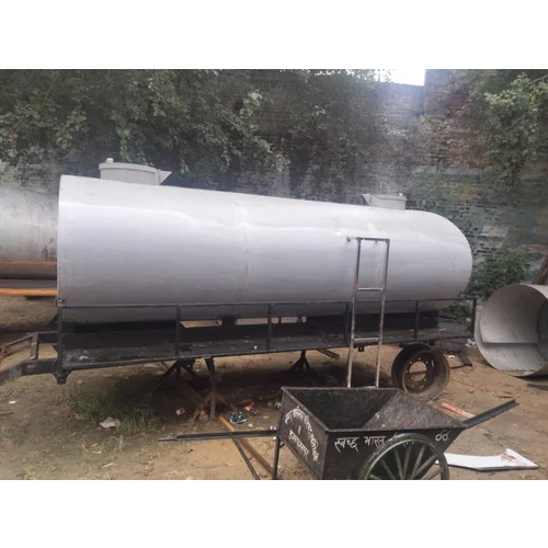 3000 L Stainless Steel Tractor Water Tanker - 3000 L Capacity, 3500 kg Weight, Polished/Brushed Finish | Ideal for Farming & Irrigation Applications