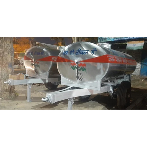 2000 L Stainless Steel Tractor Water Tanker - Surface Finish: Polished / Brushed