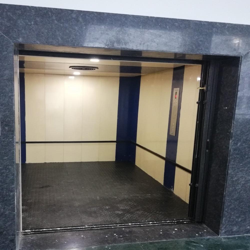 goods cum passenger lift