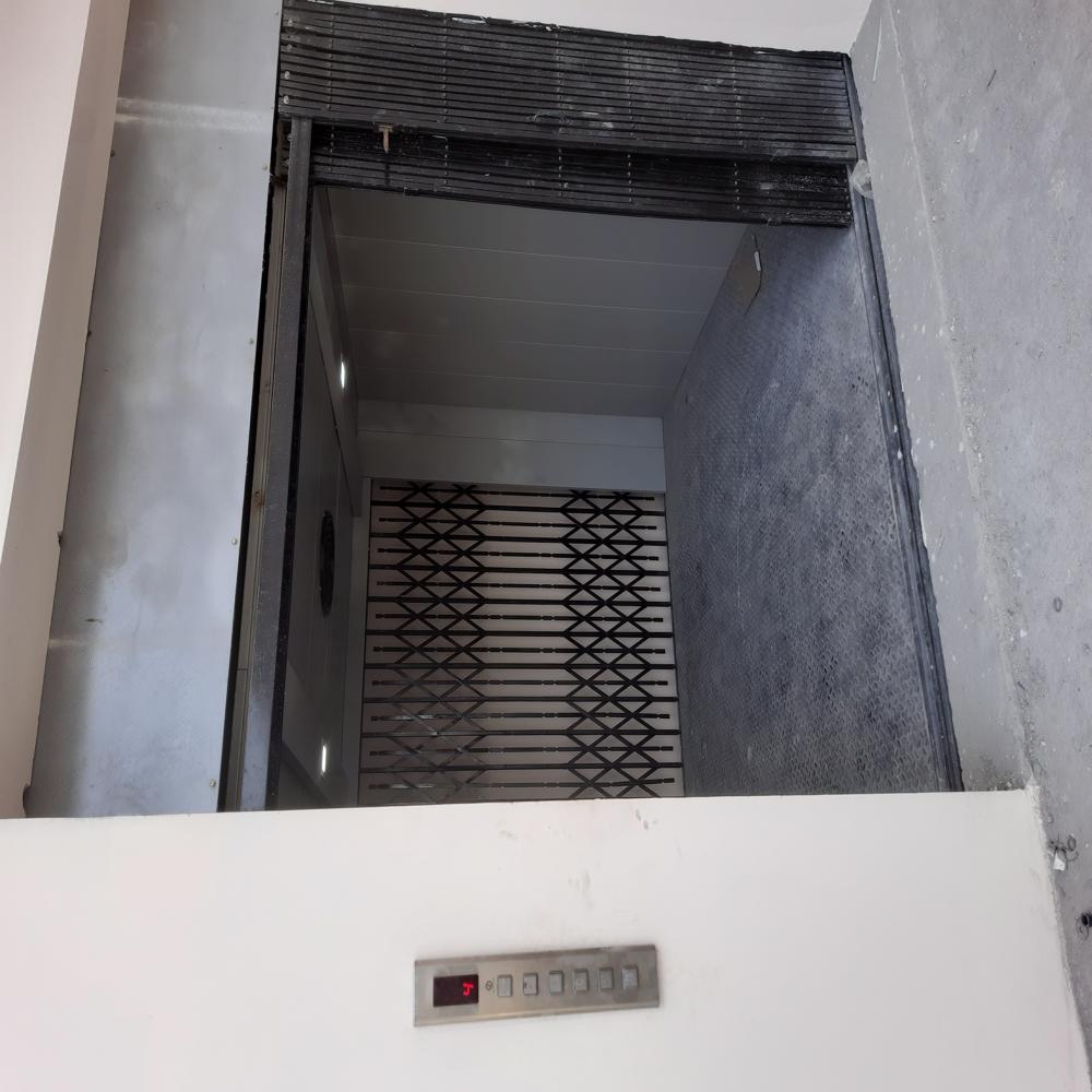 goods cum passenger lift