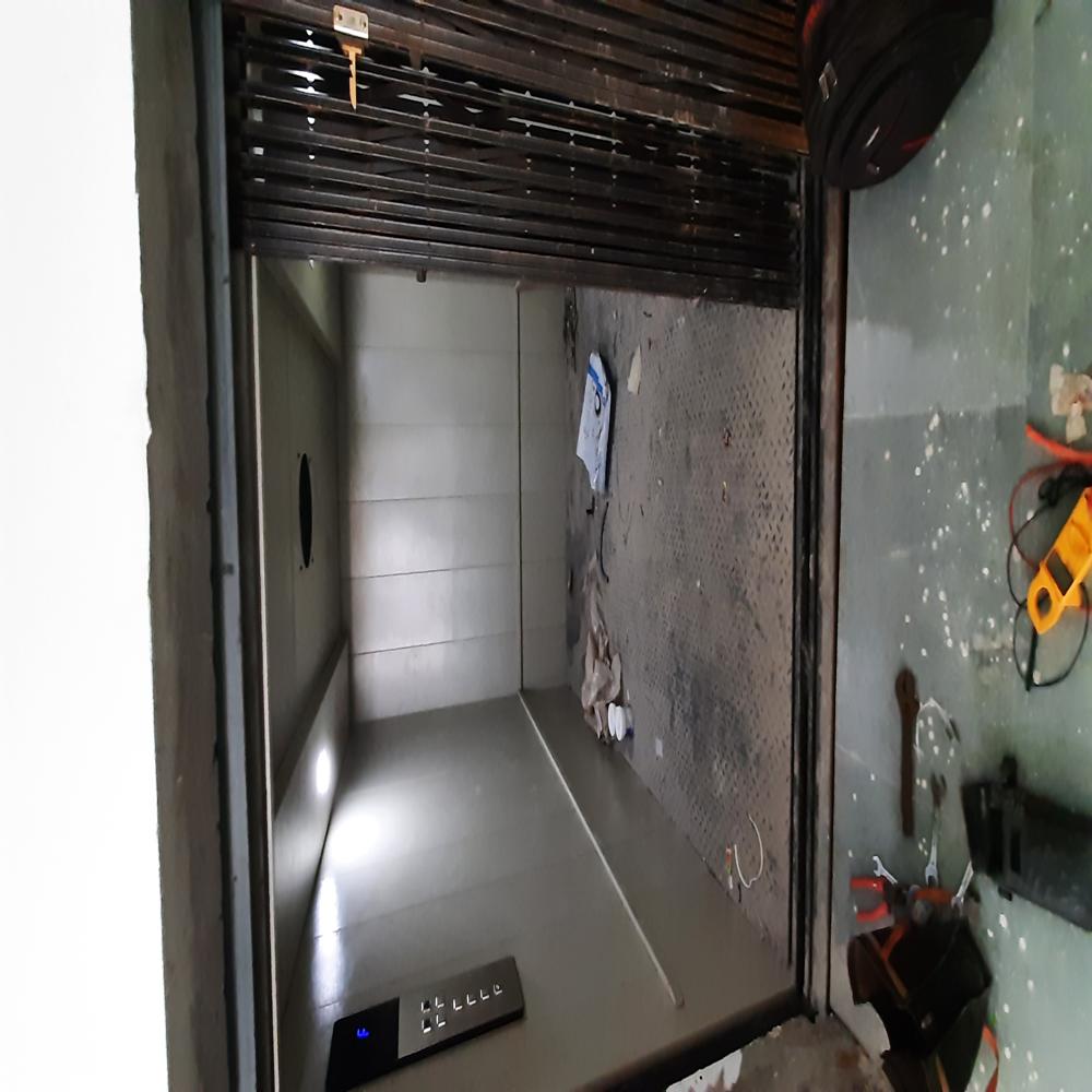 goods cum passenger lift