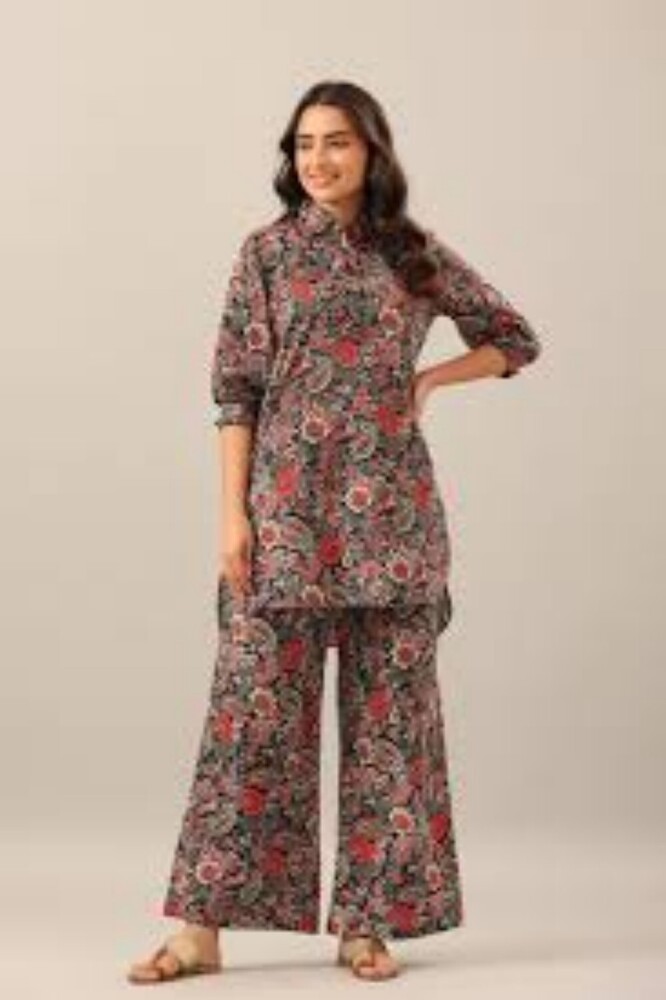 Ladies Cotton Top With Palazzo - Design: Modern
