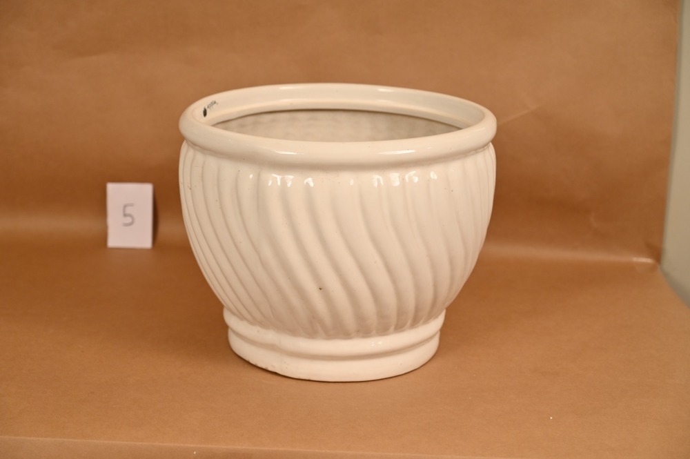Clay Garden Ceramic Pot - Color: White