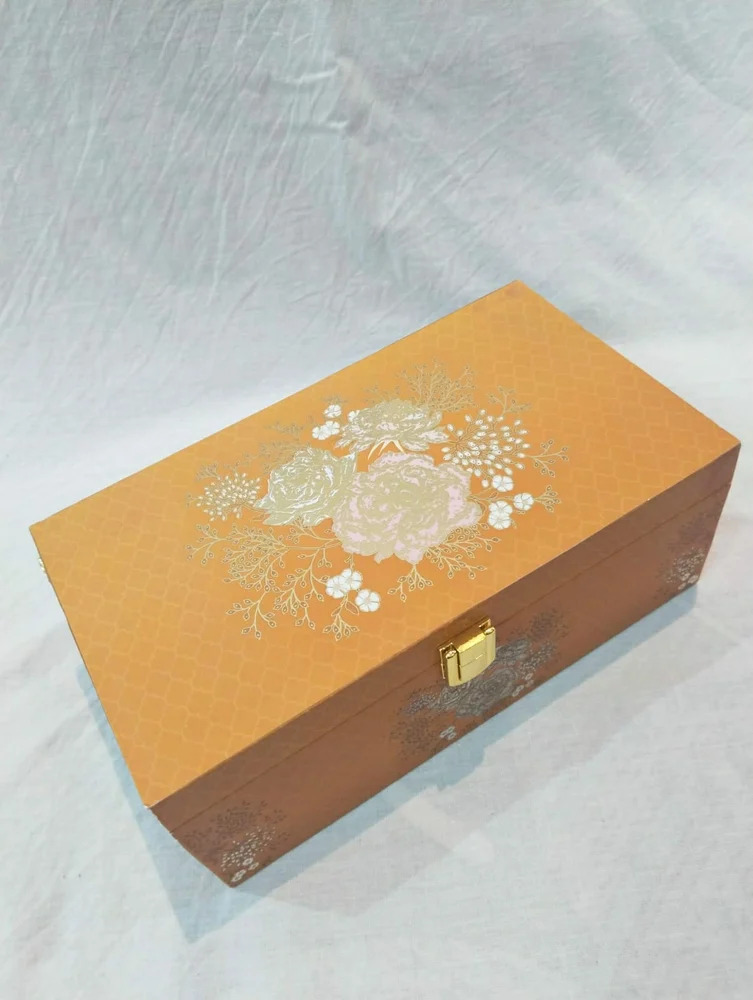 Gift Box Set - Color: Brown Red