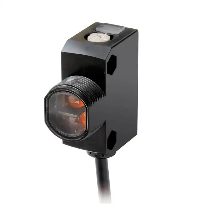 Omron Photoelectric Sensor E3Z-DN27