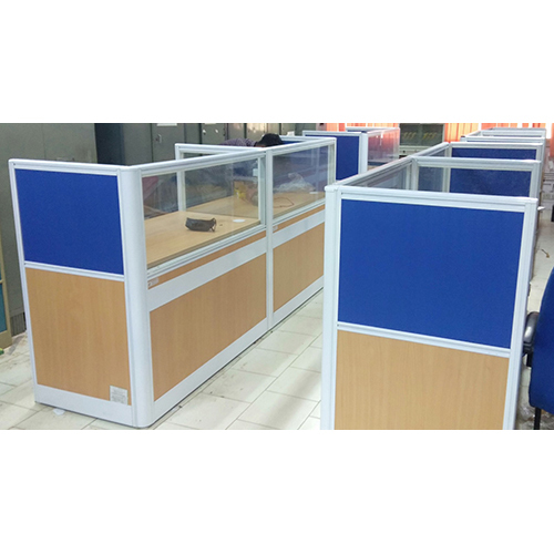 Linear Office Workstation With Aluminum Panel