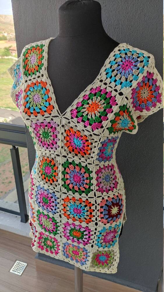 Granny Square Handmade Crochet Crop Top For Women