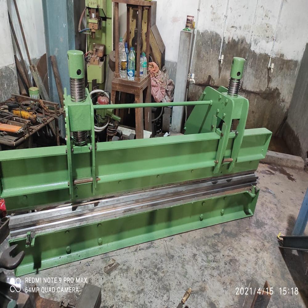 Screw Type Sheet Bending Machine - Weight: 650 Kilograms (Kg)