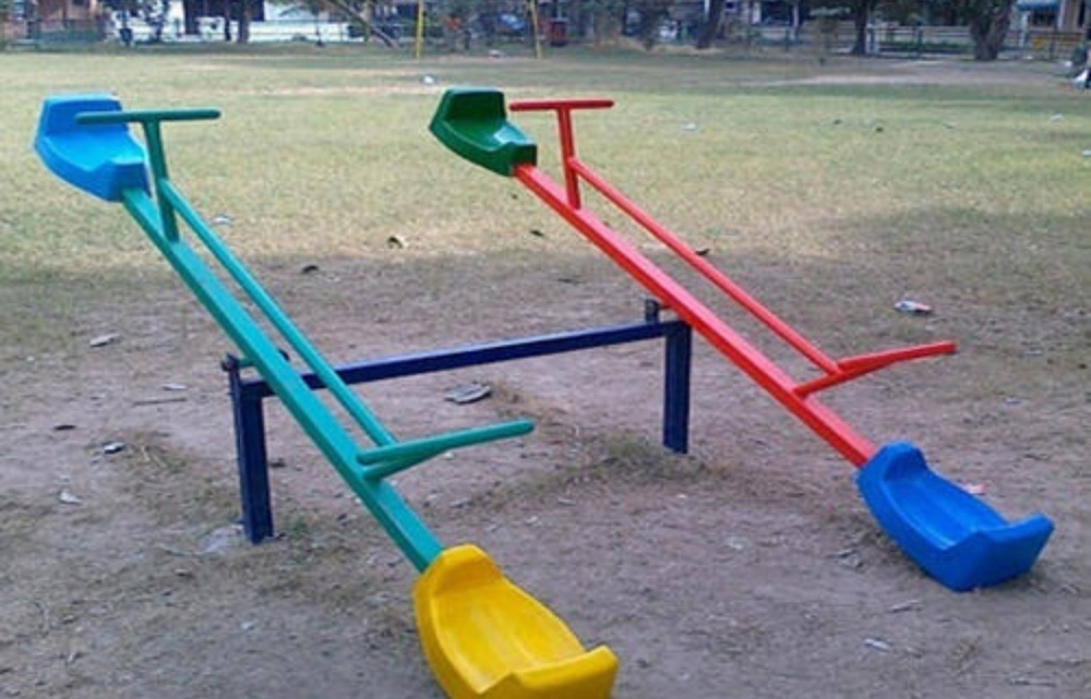 Outdoor play Iron swings and slides Manufacturer in Delhi NCR