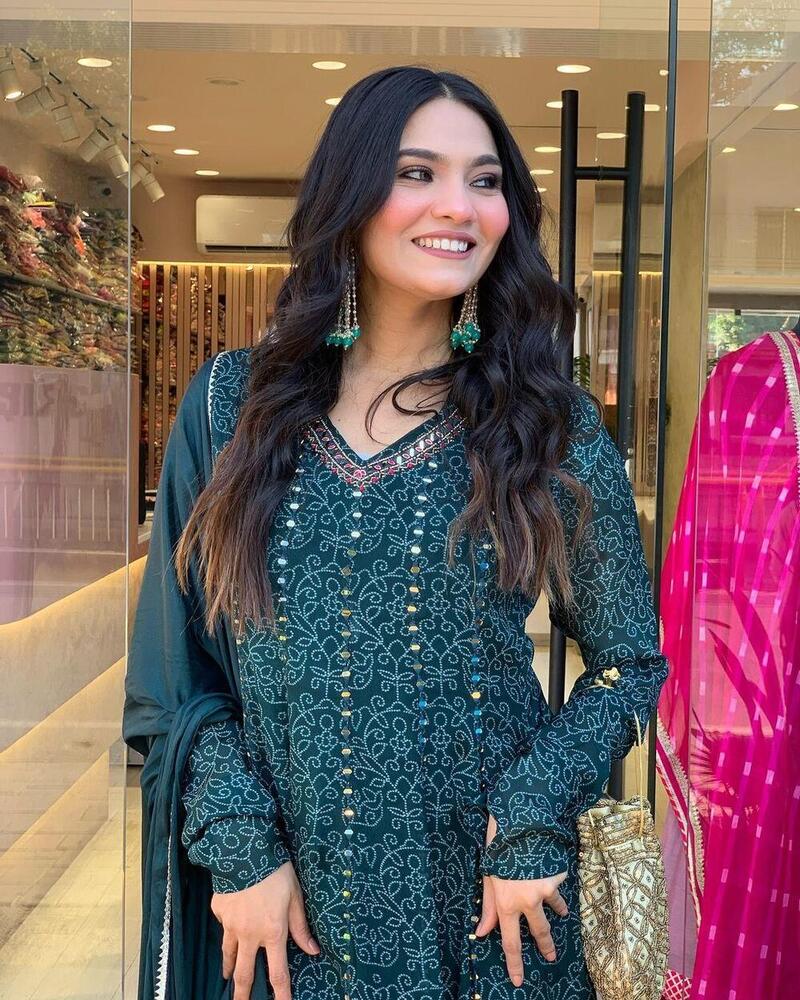 heavy embroidery kurti set