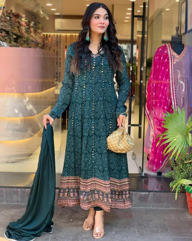 heavy embroidery kurti set